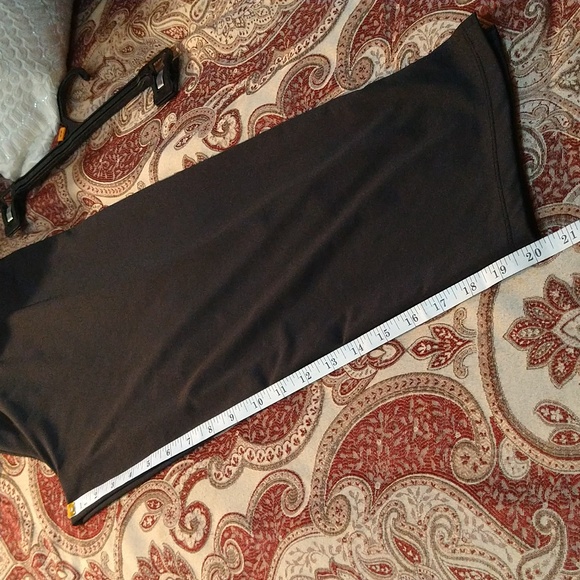 Size M black loose-fitting capris - Picture 7 of 11